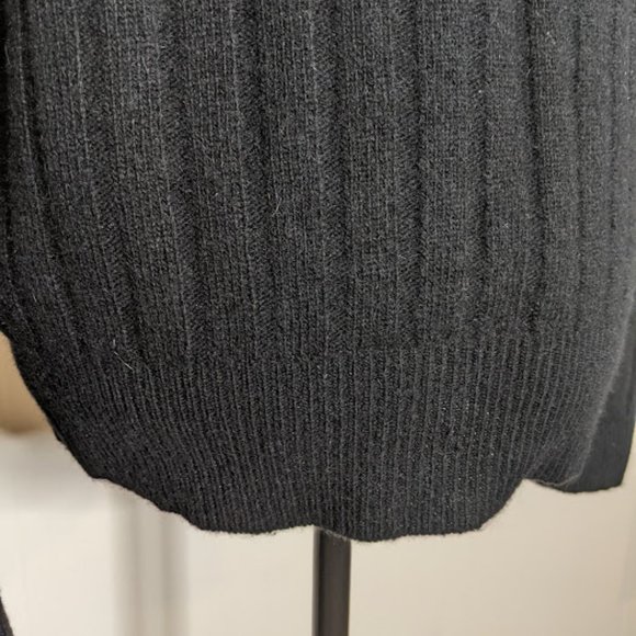 Richards & Jones Wool Blend Mock Neck Sweater. Size M. - Picture 11 of 13